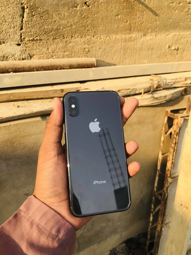 Apple iPhone XS 1