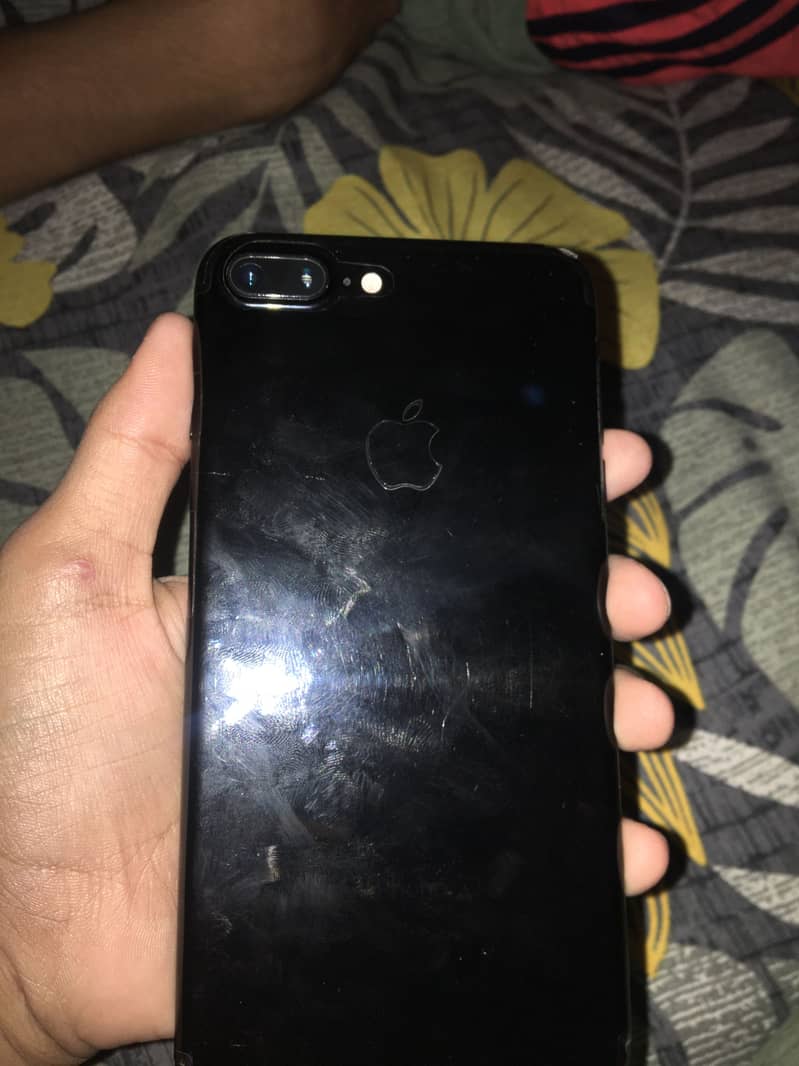 Apple iPhone 7 Plus 1