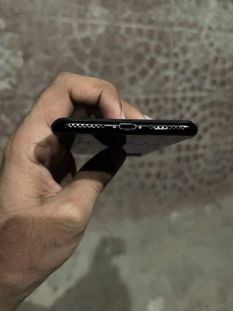 Apple iPhone 7 Plus 5