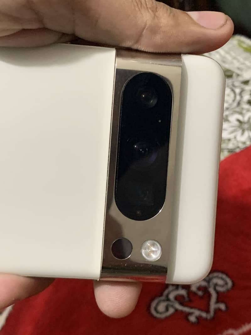 Google Pixel 8 Pro 4