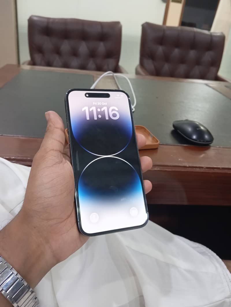 Apple iPhone 14 Pro Max 1