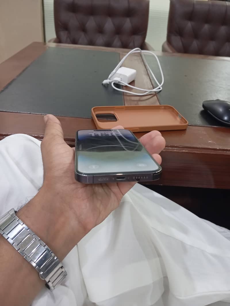 Apple iPhone 14 Pro Max 6
