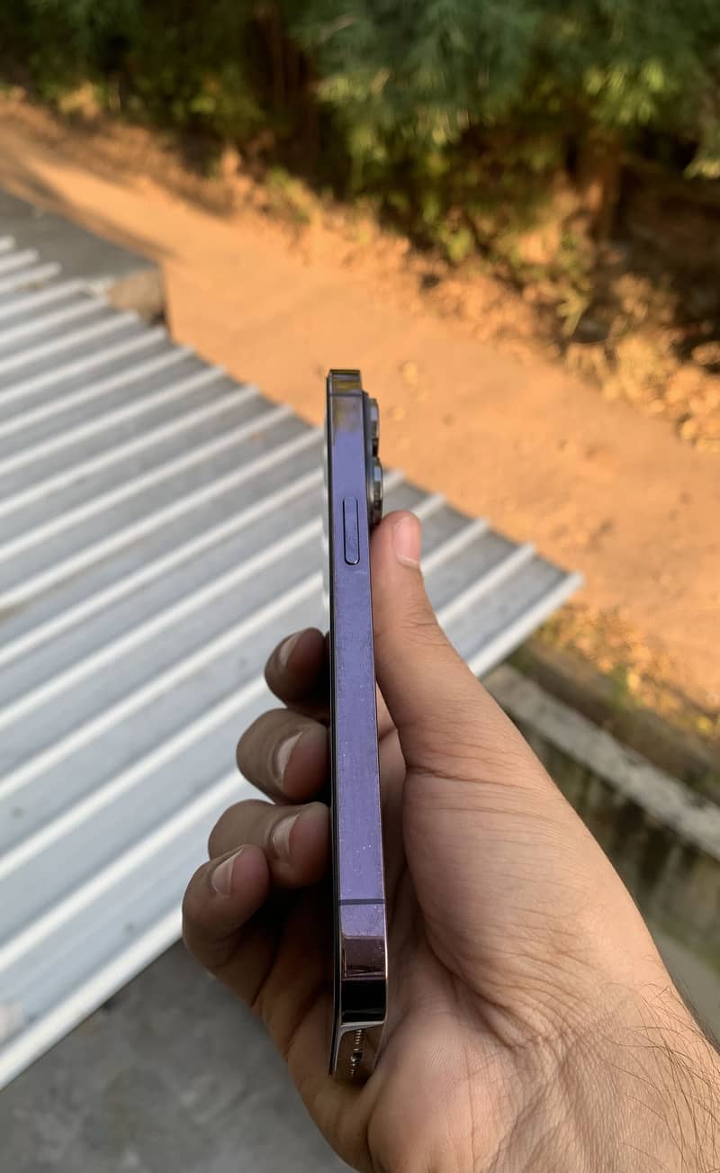 Apple iPhone 14 Pro 1
