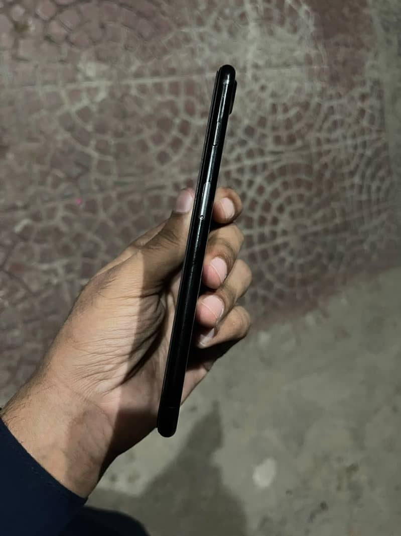 Apple iPhone 7 Plus 5