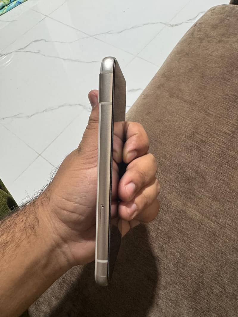 Google Pixel 8a 1