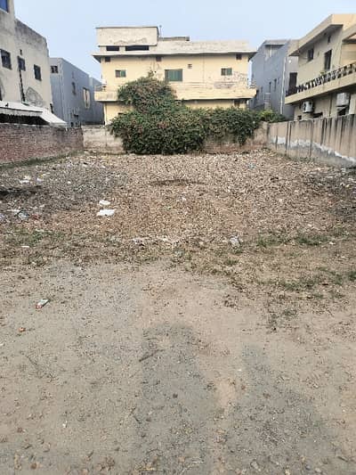 ONE kanal plot Top location for sale B block
