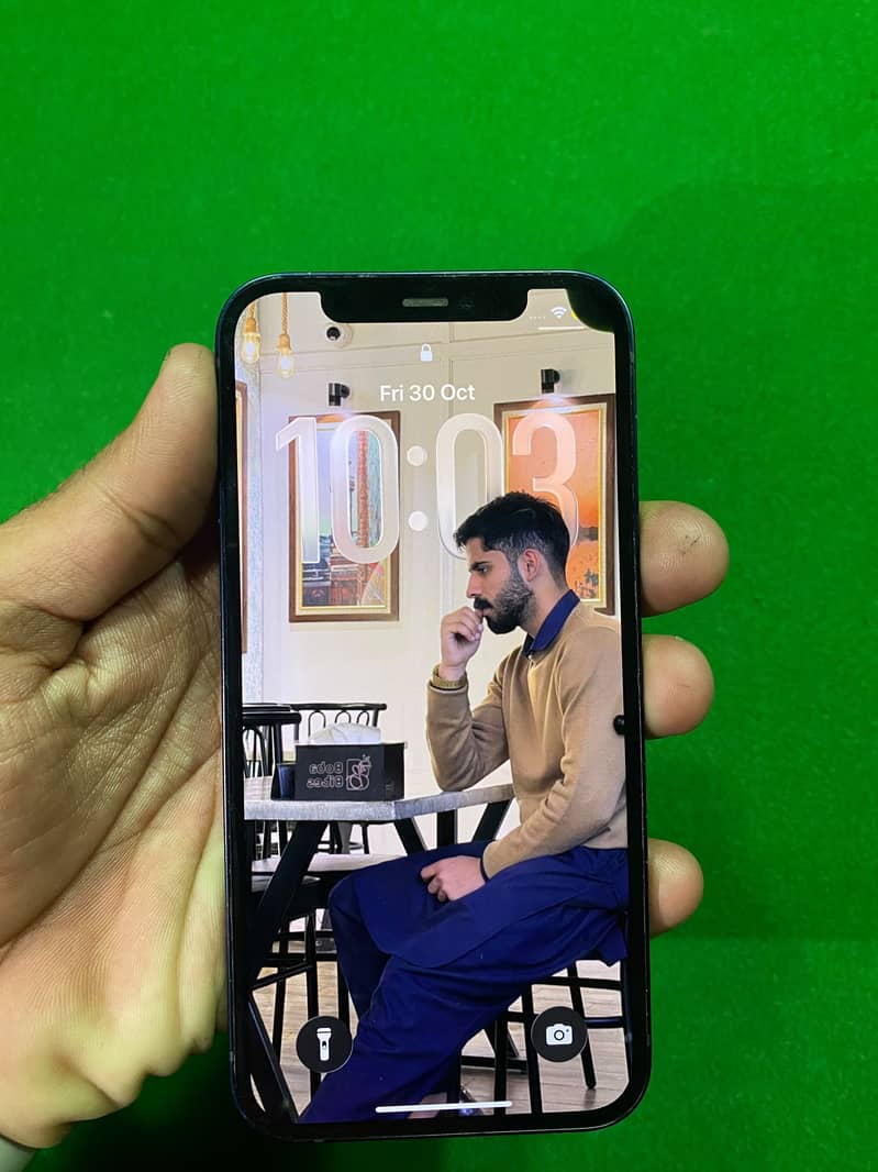 Apple iPhone 12 1