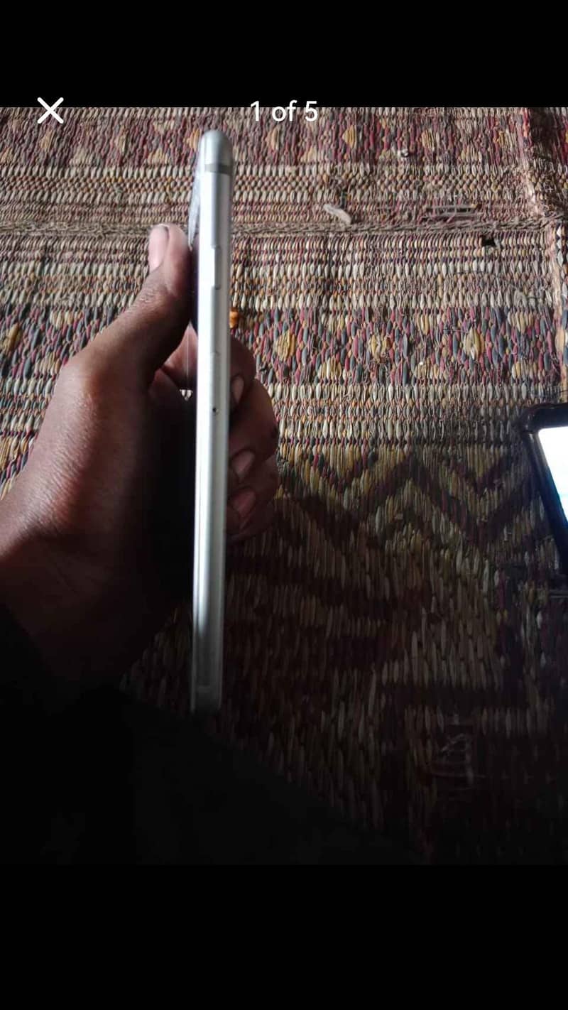 Apple iPhone 8 Plus 0