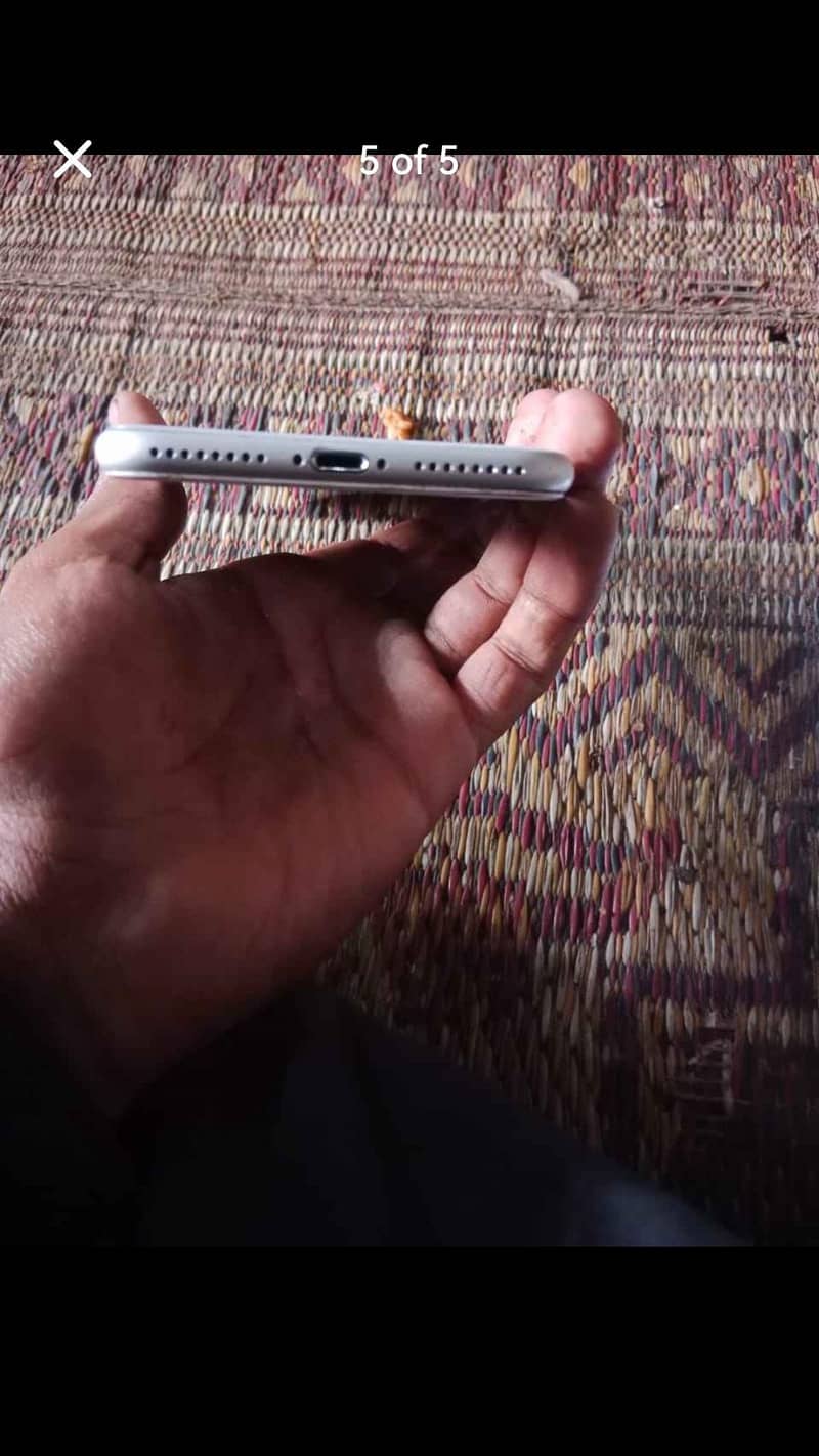 Apple iPhone 8 Plus 1