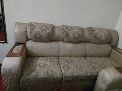 big size 6 seater sofa set (3,2,1) with center table (new)