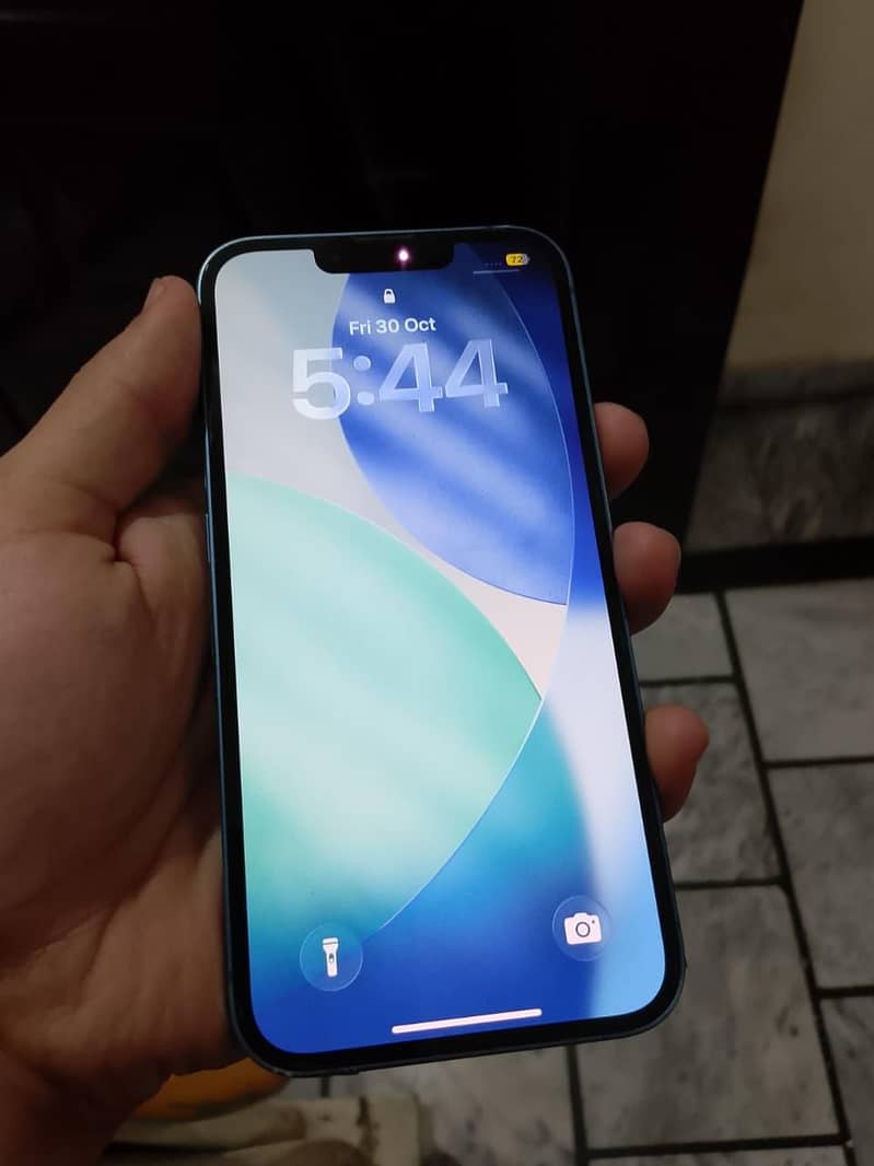 Apple iPhone 13 6