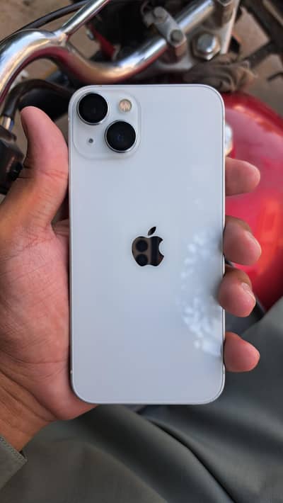 Apple iPhone 13