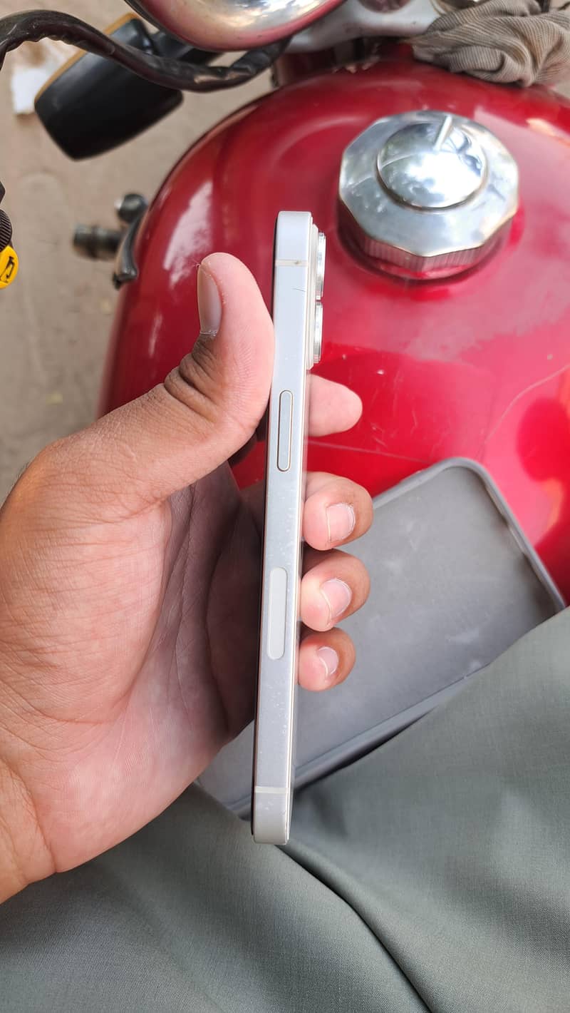 Apple iPhone 13 1