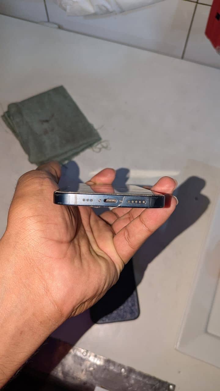 Apple iPhone 14 7