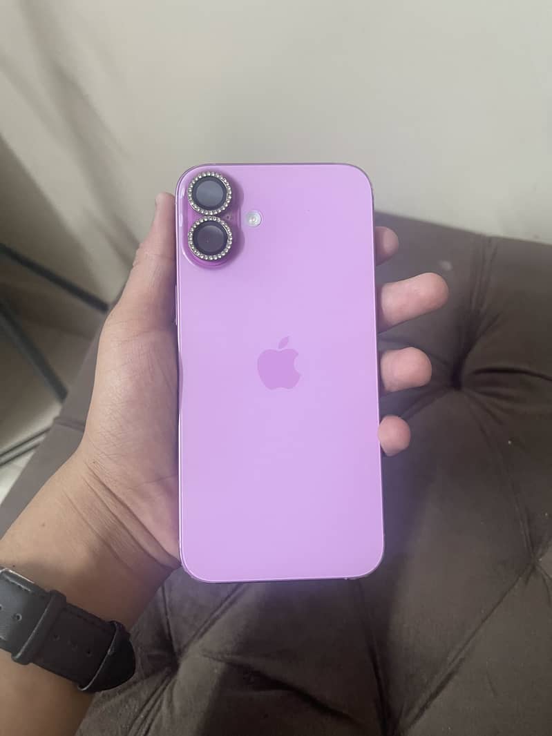 Apple iPhone 16 Plus 0