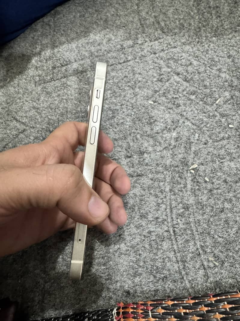 Apple iPhone 12 5