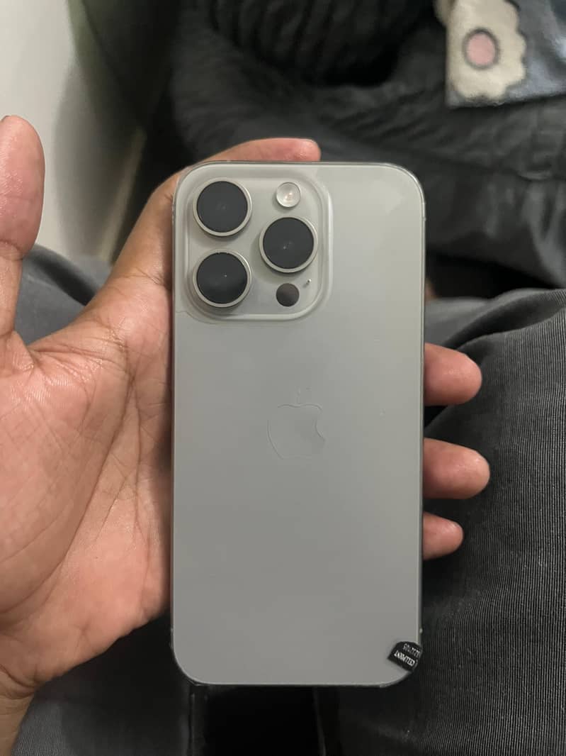 Apple iPhone 15 Pro 0