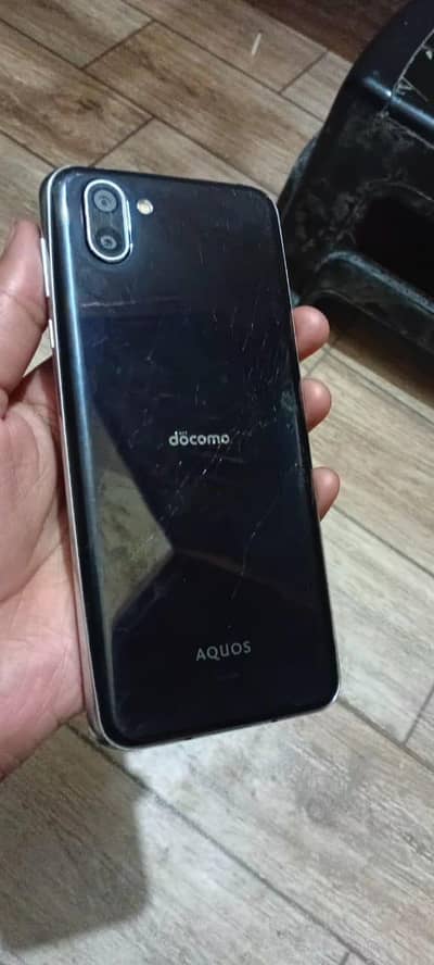 Sharp Aquos R2