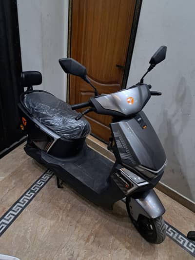 Yadea Ruibin lithium brand new