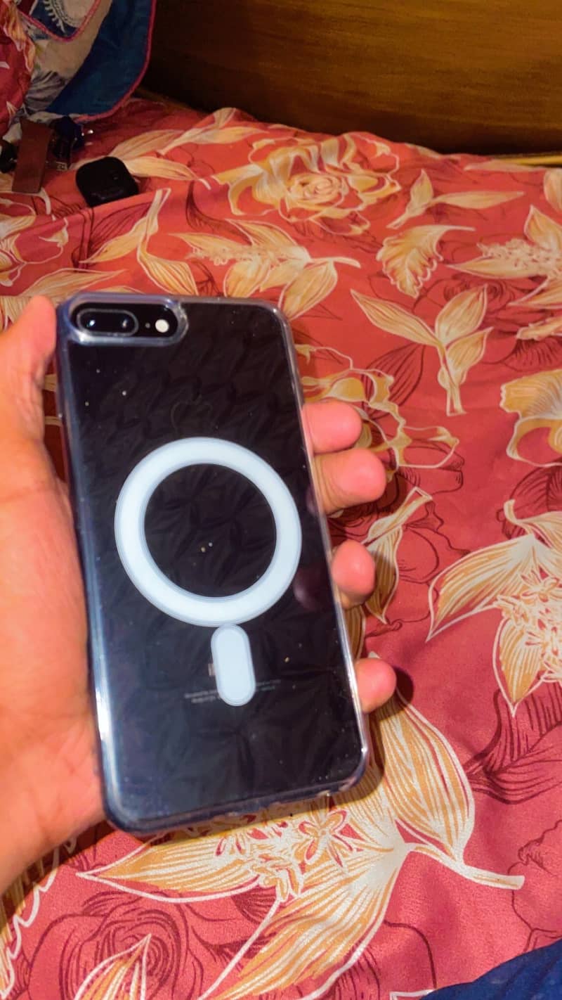 Apple iPhone 7 Plus 0