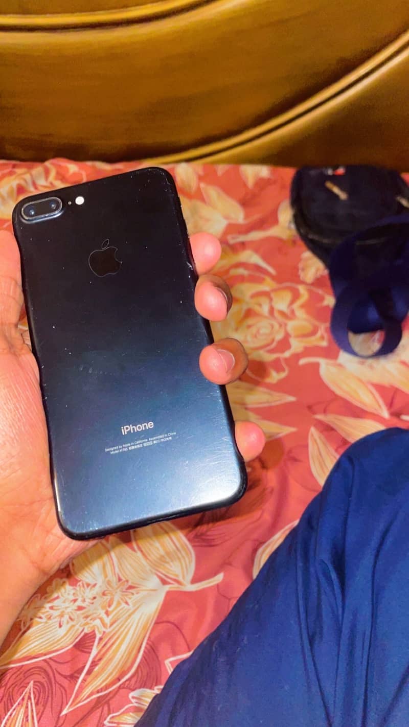 Apple iPhone 7 Plus 1