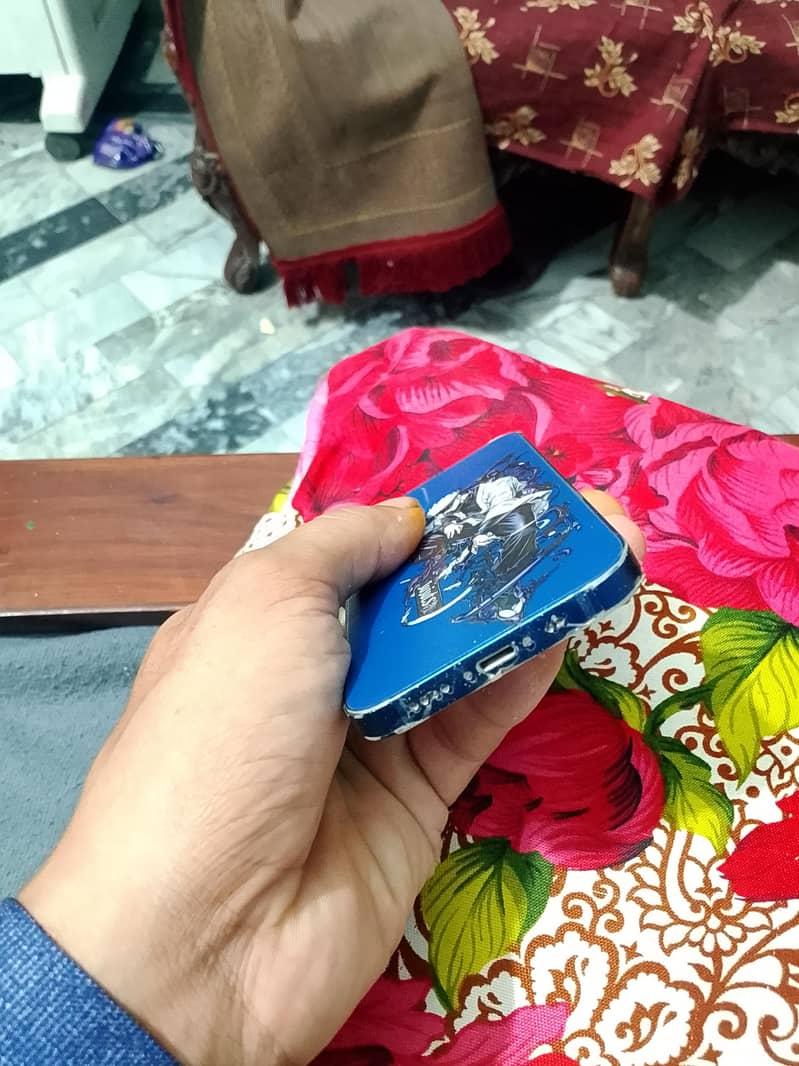 Apple iPhone 12 mini 1