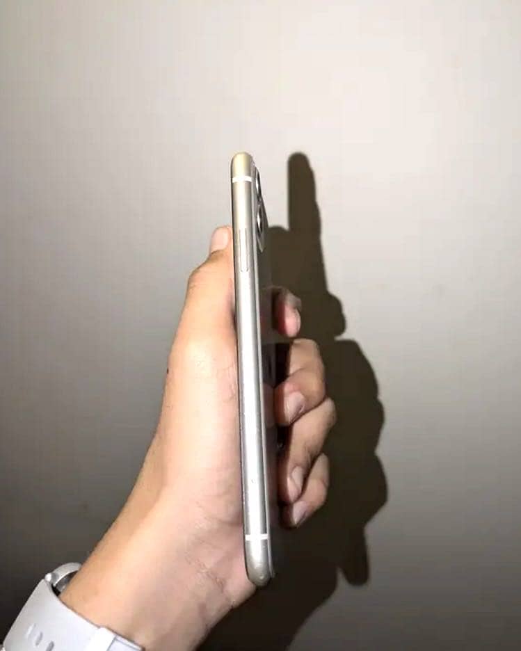 Apple iPhone 11 1