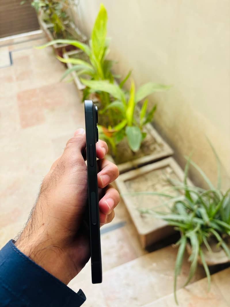 Apple iPhone 15 1