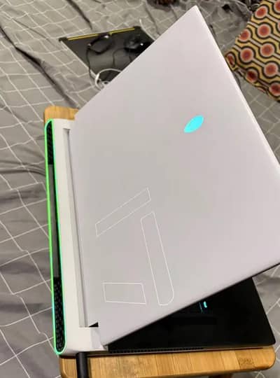 Alienware M17 R2 RTX 3080ti 16gb i9 12900HK DDR5 Ram 64 GB 4tb