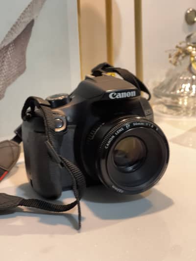 Canon 1300D camera for sell