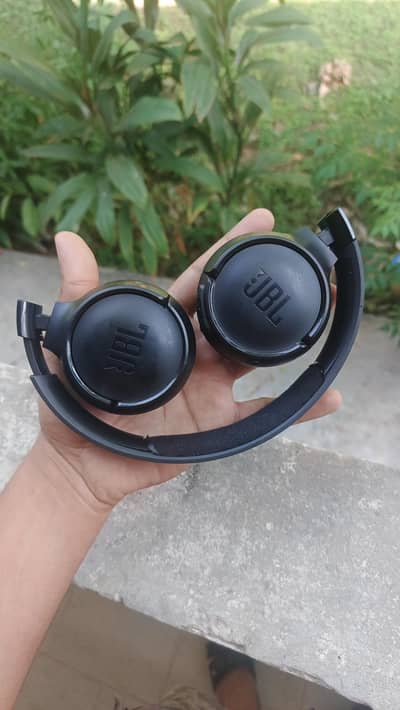 JBL tune 520bt headphones