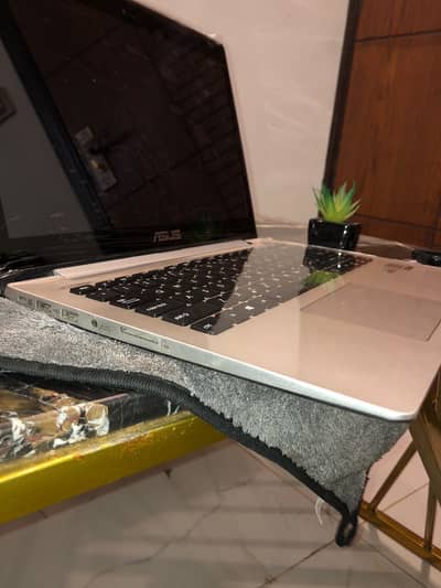 Asus ultrabookk ***********