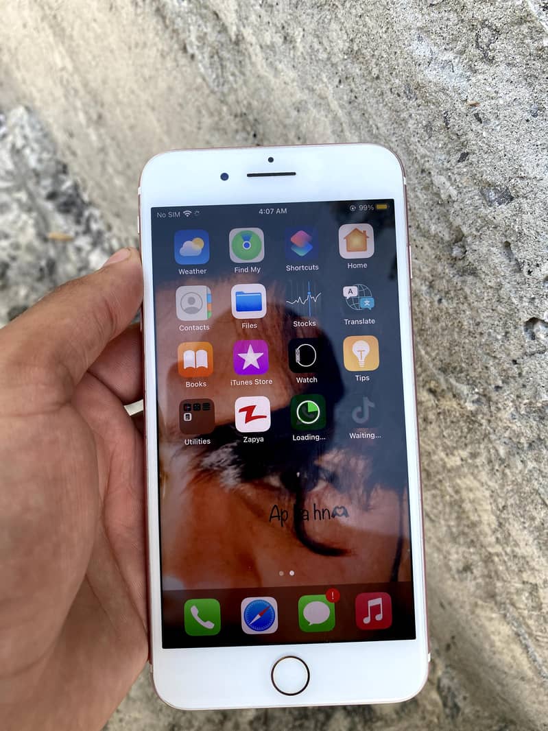 Apple iPhone 7 Plus 0