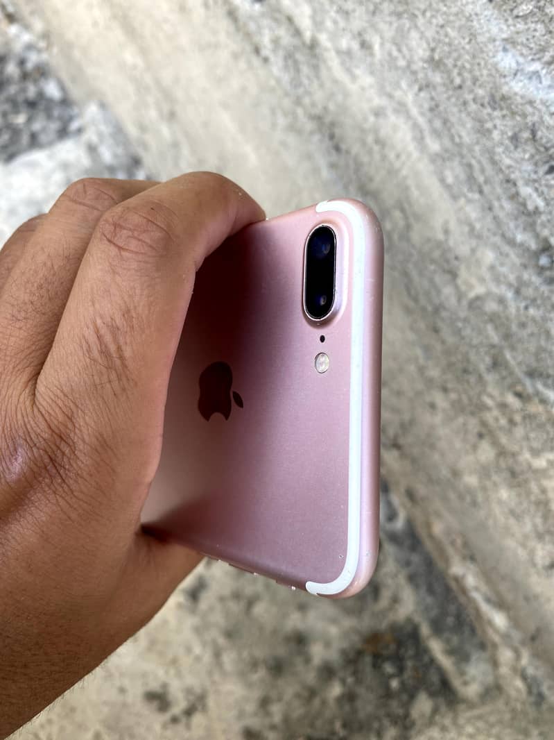Apple iPhone 7 Plus 4