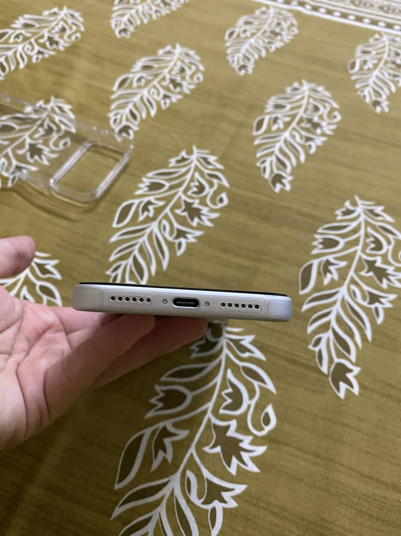 Apple iPhone 17 Pro Max 4