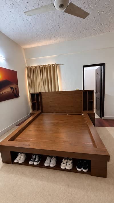 Queen size bed without mattress