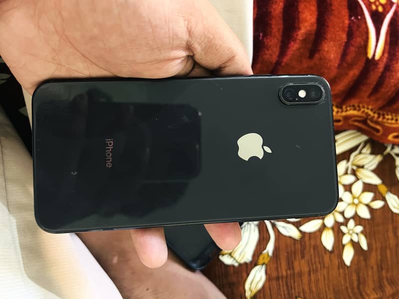 Apple iPhone XS Max 0