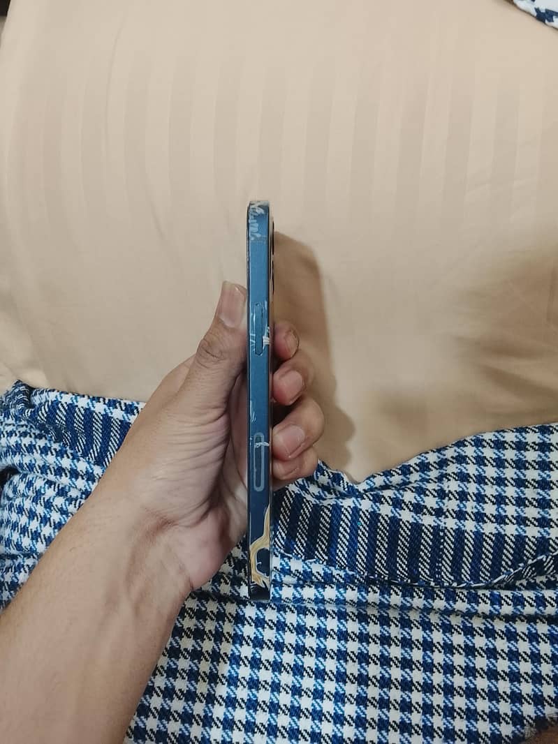 Apple iPhone 12 jv 1