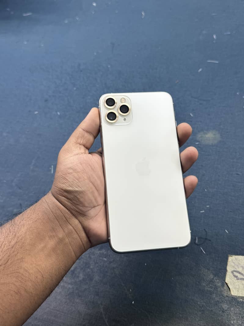 Apple iPhone 11 Pro Max 5