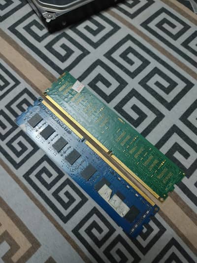 2 Pieces 4GB DDR3 1600MHz PC RAMs
