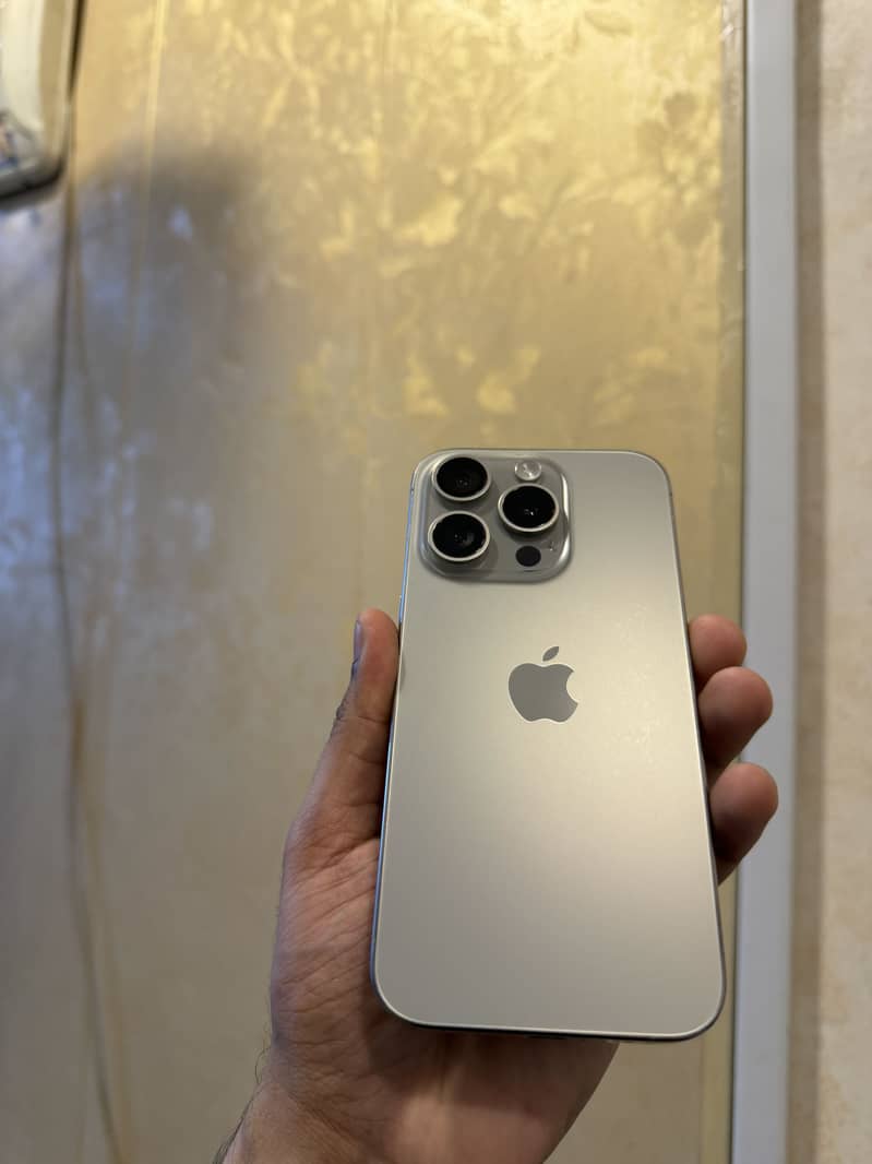 Apple iPhone 15 Pro 0