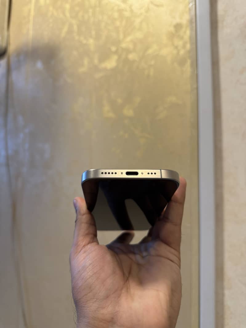 Apple iPhone 15 Pro 1