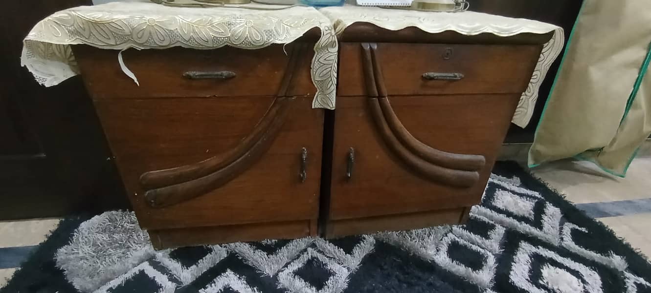 Dressing and side table 1