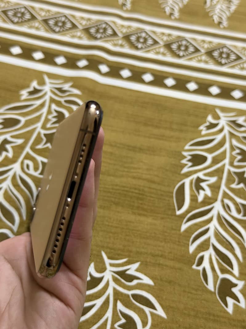 Apple iPhone 11 Pro Max 0