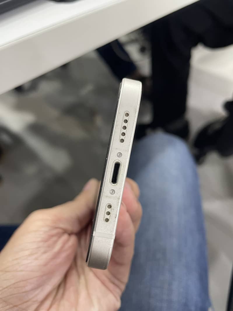 Apple iPhone 12 0