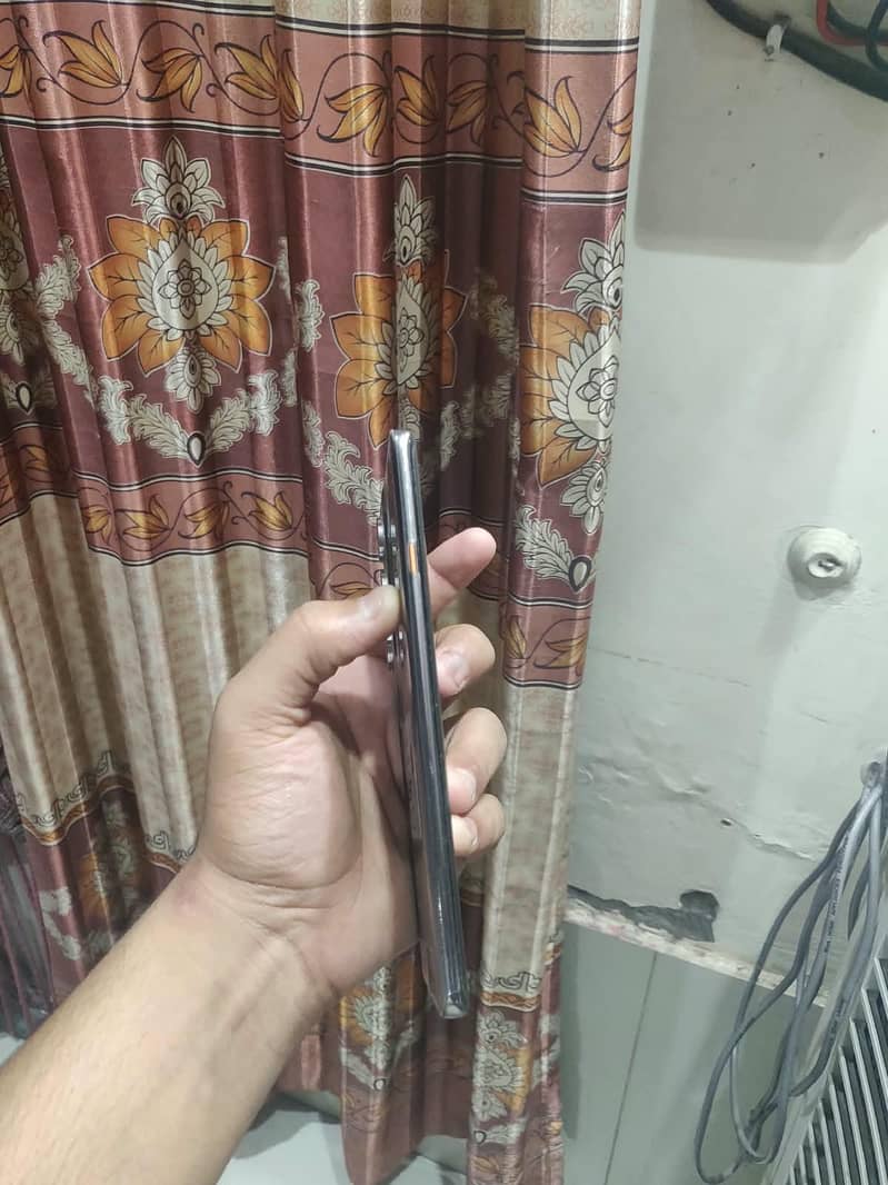 Tecno CAMON 40 Pro 0