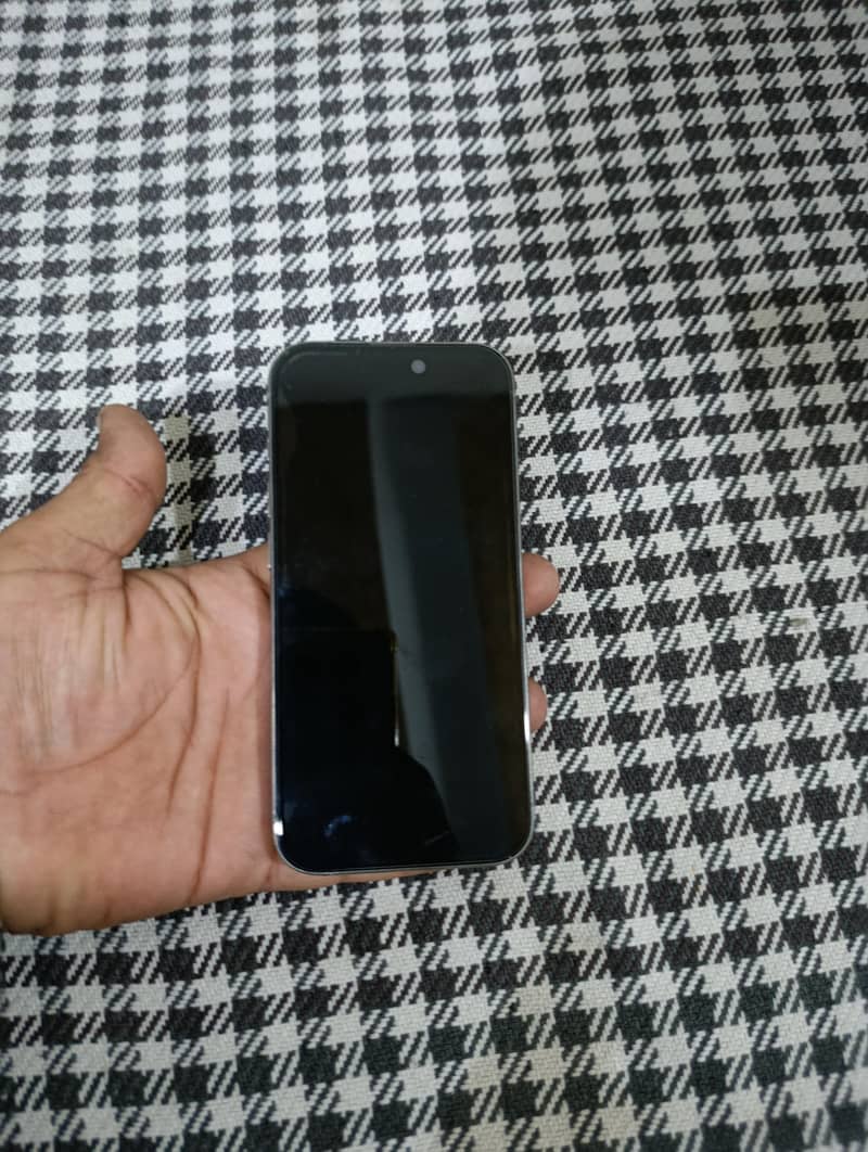 Apple iPhone 15 Pro 1