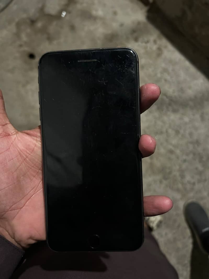 Apple iPhone 8 Plus 0