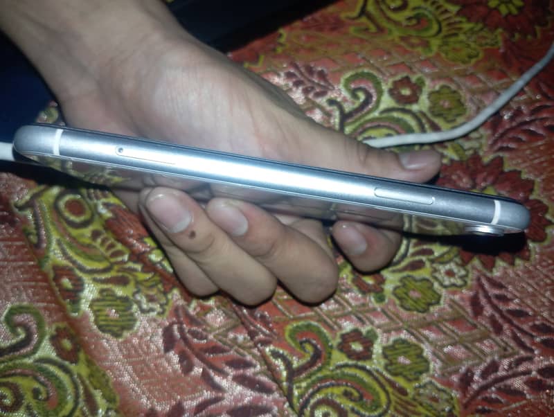 Apple iPhone XR 4