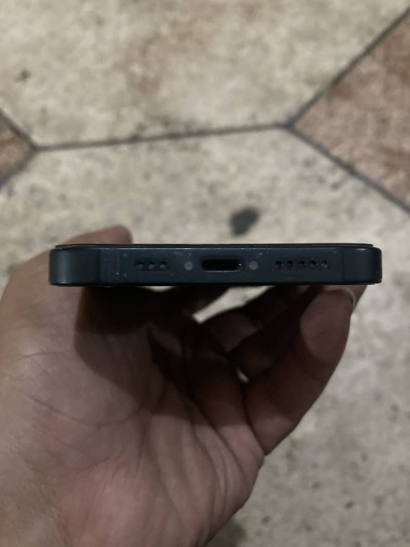 Apple iPhone 13 5